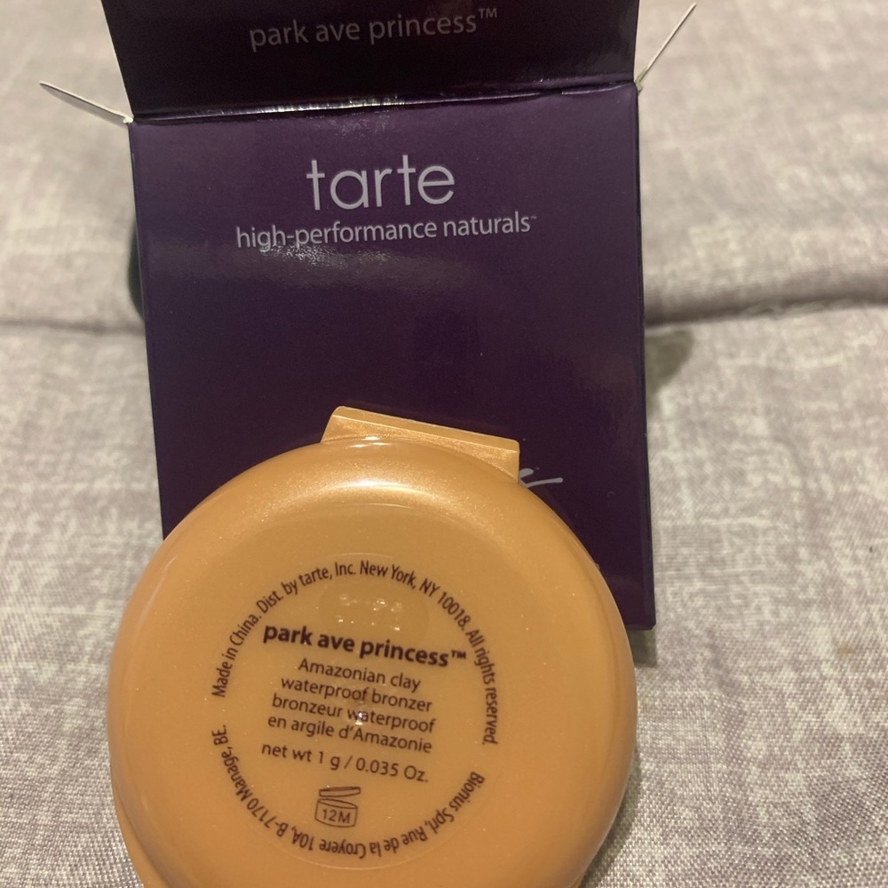 Waterproof bronzer - Picture 2 of 2